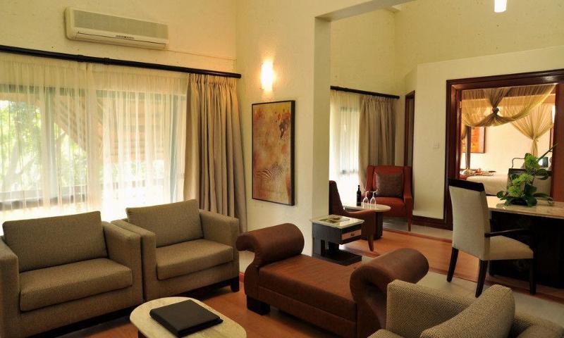 Cresta Mowana Safari Lodge Kasane Buitenkant foto