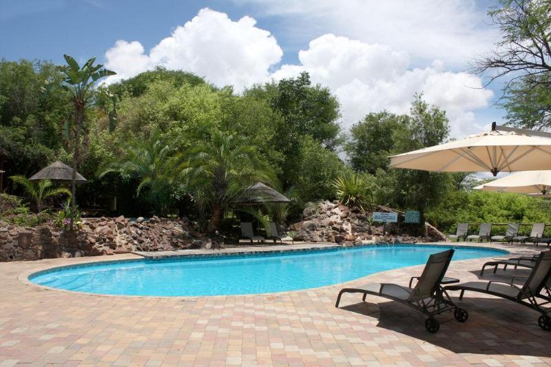 Cresta Mowana Safari Lodge Kasane Buitenkant foto