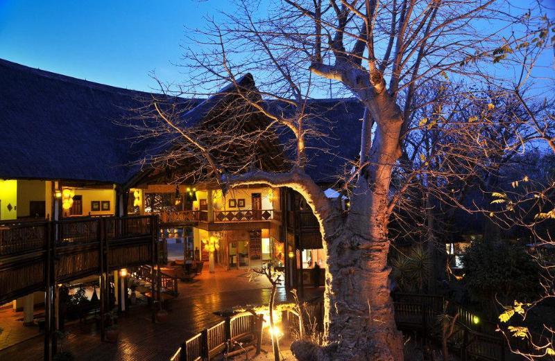 Cresta Mowana Safari Lodge Kasane Buitenkant foto