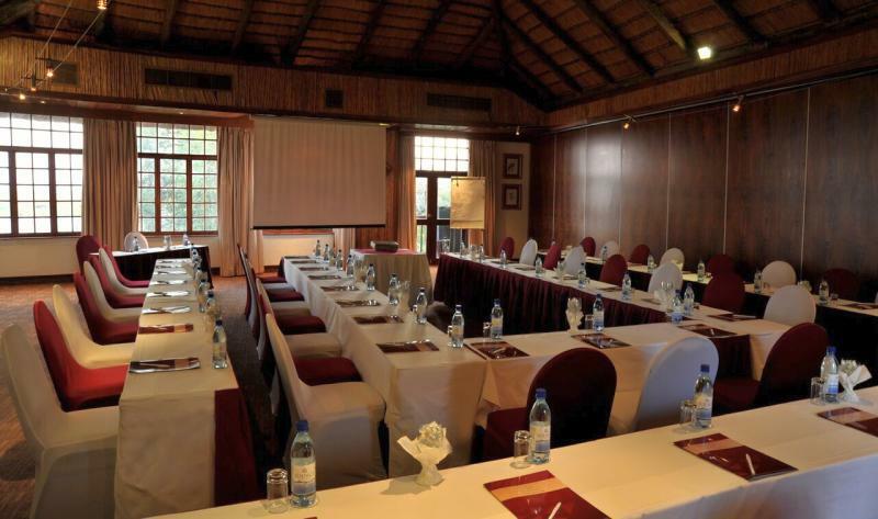Cresta Mowana Safari Lodge Kasane Buitenkant foto