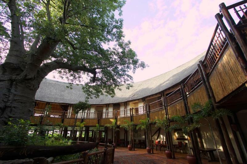 Cresta Mowana Safari Lodge Kasane Buitenkant foto